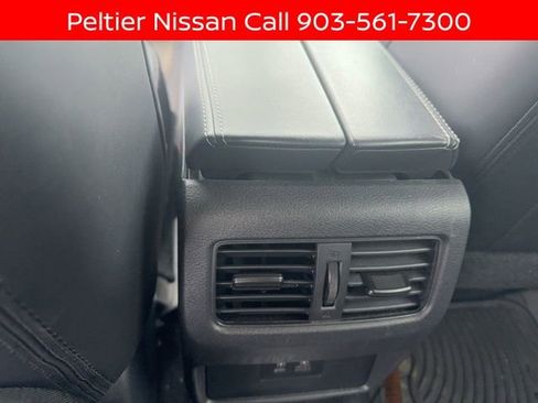 Used 2022 Nissan Rogue SV w/ SV Premium Package image 16