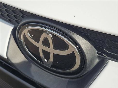 Used 2025 Toyota Corolla LE FWD image 30