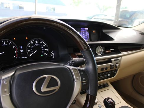 Used 2014 Lexus ES 350 image 20