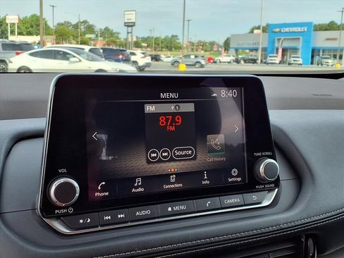 Used 2022 Nissan Rogue SV AWD/4WD image 7
