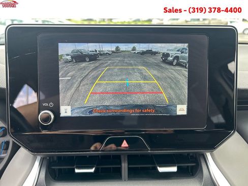Certified 2023 Toyota Venza LE AWD/4WD image 18