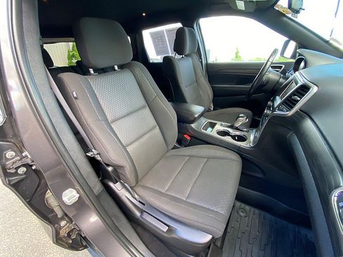 Used 2021 Jeep Grand Cherokee Laredo AWD/4WD image 30