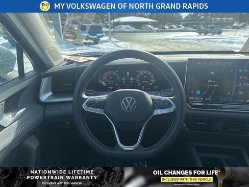 New 2026 Volkswagen Tiguan SE image 16