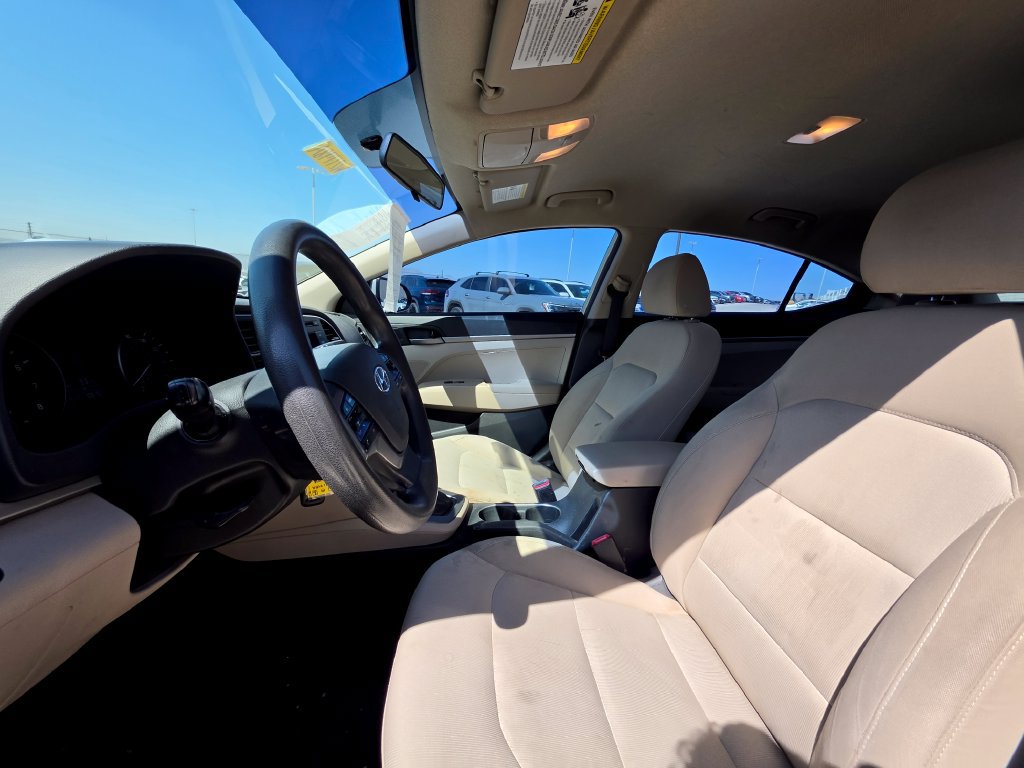 Used 2018 Hyundai Elantra SE w/ Cargo Package FWD image 12