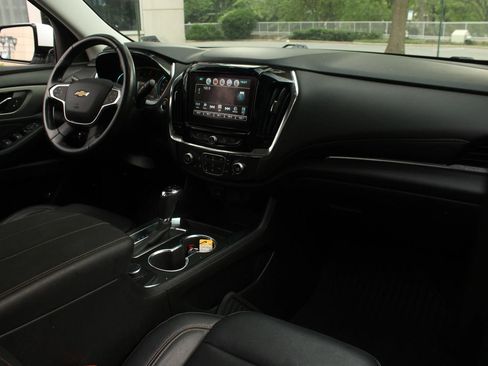 Used 2019 Chevrolet Traverse LT w/ LT Premium Package AWD/4WD image 25