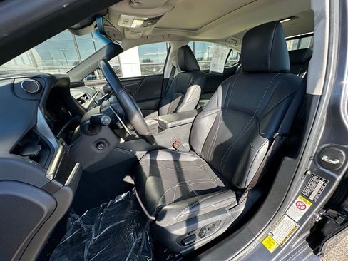 Used 2019 Lexus ES 300h w/ Luxury Package image 18