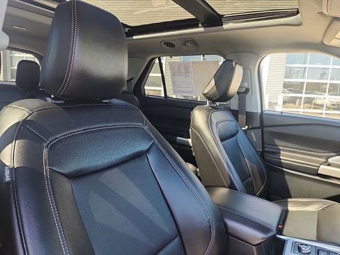 Certified 2023 Ford Explorer Limited w/ Limited Technology Package AWD/4WD image 34