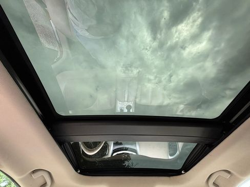 Used 2015 Nissan Murano SV w/ Premium Package image 20