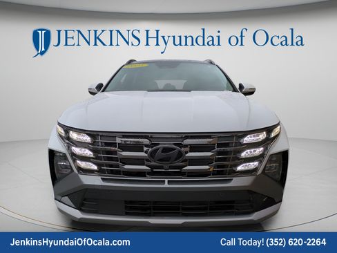 Certified 2025 Hyundai Tucson Limited FWD image 8