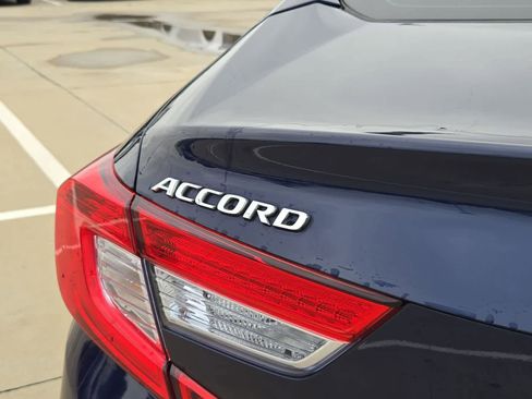 Used 2018 Honda Accord EX-L image 11
