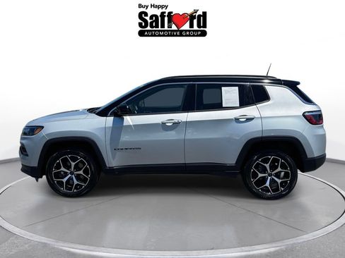 Used 2026 Jeep Compass Limited AWD/4WD image 4