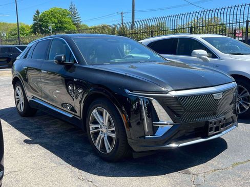 Certified 2024 Cadillac Lyriq Tech w/ Driver Assist Package AWD/4WD image 4
