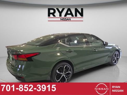 New 2026 Nissan Altima 2.5 SR w/ SR Premium Package AWD/4WD image 5