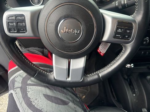 Used 2018 Jeep Wrangler Sport image 14