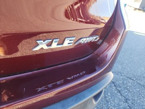 Used 2019 Toyota Highlander XLE image 26