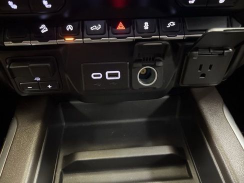 Used 2020 Chevrolet Silverado 1500 RST image 39