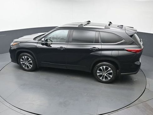 Used 2023 Toyota Highlander XLE image 37