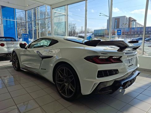 Used 2024 Chevrolet Corvette Z06 w/ Z07 Performance Package image 4