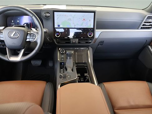 Used 2025 Lexus GX 550 w/ Cold Area Package AWD/4WD image 15