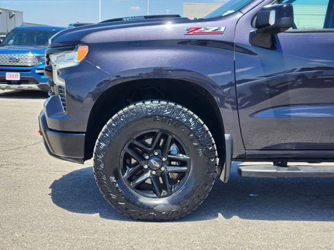 Used 2022 Chevrolet Silverado 1500 LT Trail Boss w/ LT Trail Boss Premium Package AWD/4WD image 9