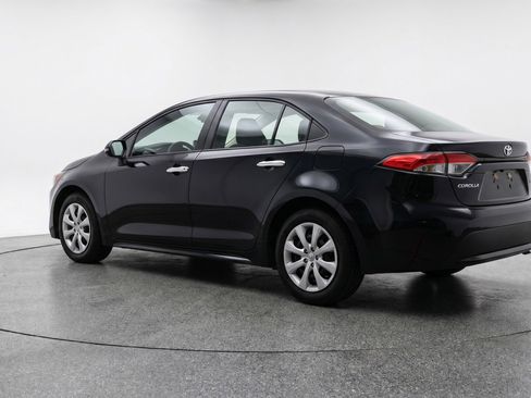 Used 2025 Toyota Corolla LE FWD image 6