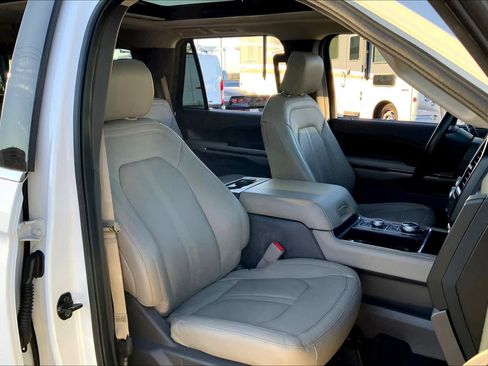 Used 2020 Ford Expedition Limited w/ Equipment Group 302A image 8