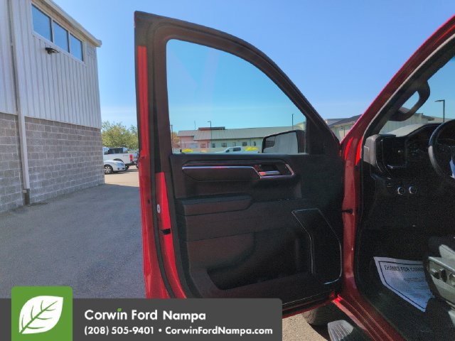 Used 2024 GMC Sierra 1500 Elevation w/ LPO, Elevation Black Package AWD/4WD image 10