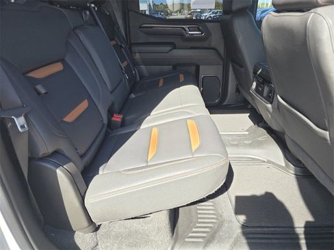 Used 2023 GMC Sierra 1500 AT4 image 13