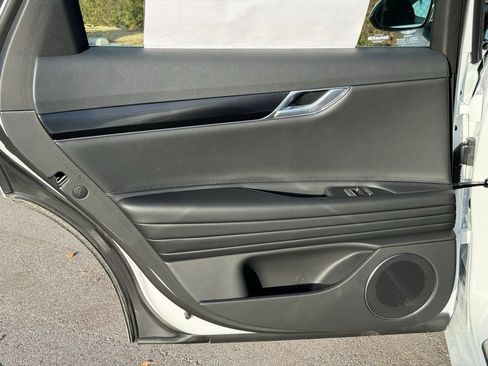 Used 2025 Genesis G80 2.5T image 19