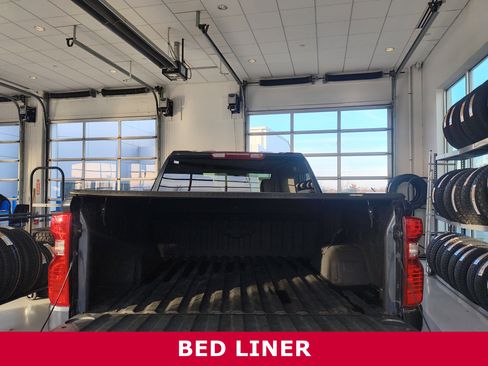 Used 2021 Chevrolet Silverado 1500 LT w/ Bed Protection Package image 7