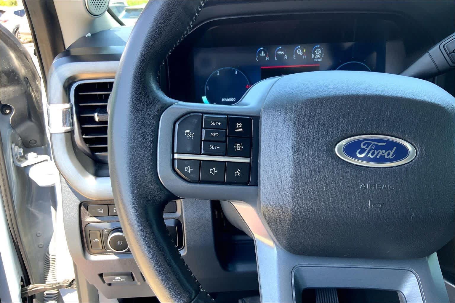 Used 2024 Ford F250 Lariat w/ Lariat Ultimate Package AWD/4WD image 24