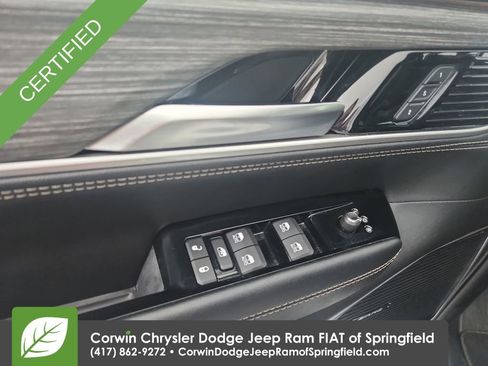 Certified 2024 Jeep Wagoneer L Series II w/ Flexible Seating Group image 20