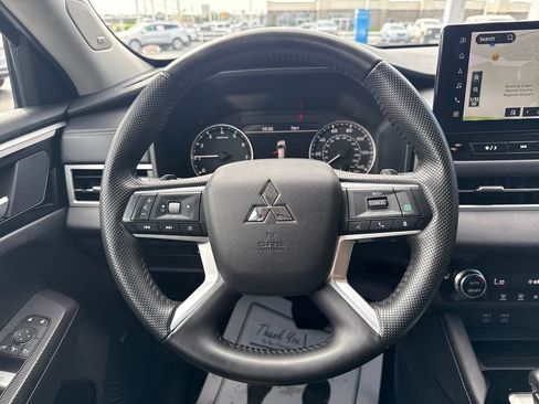 Used 2025 Mitsubishi Outlander SE AWD/4WD image 16