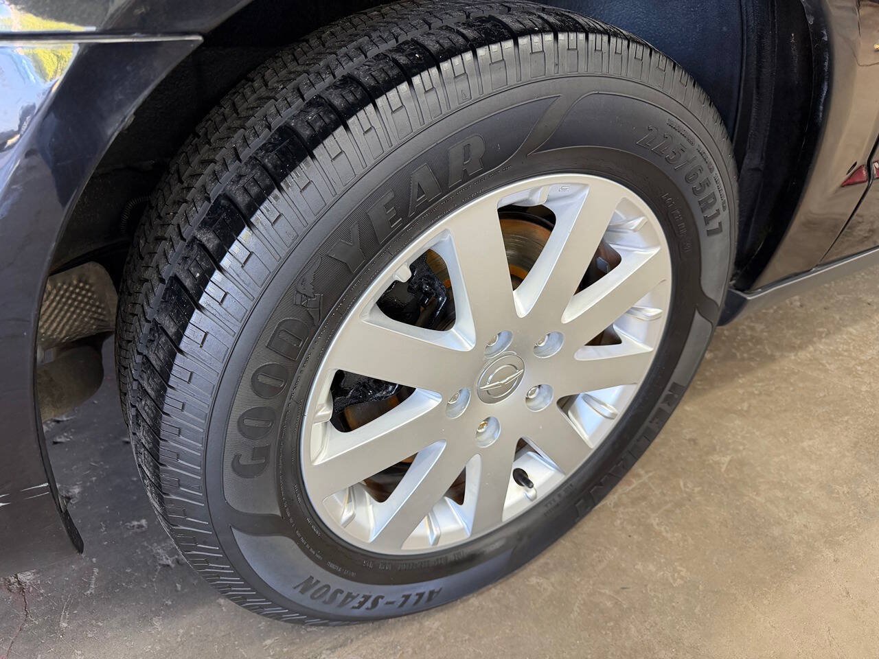 Used 2015 Chrysler Town & Country Touring FWD image 29