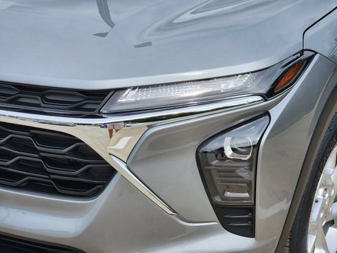 New 2026 Chevrolet Trax LS w/ LS Convenience Package FWD image 9