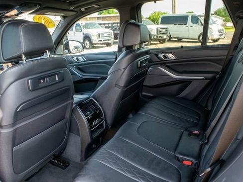 Used 2019 BMW X5 xDrive50i w/ M Sport Package image 18