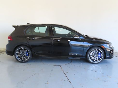 New 2026 Volkswagen Golf image 2