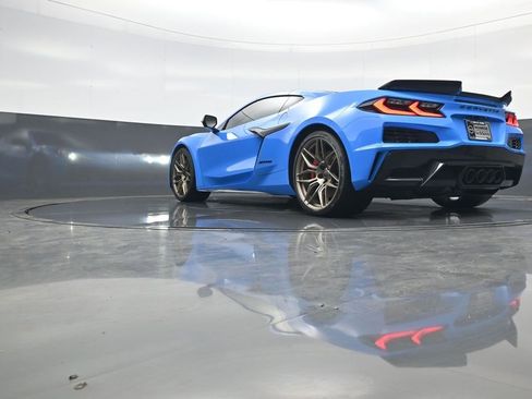 Used 2023 Chevrolet Corvette Z06 w/ Engine Appearance Package image 27