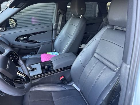 Used 2025 Land Rover Range Rover Evoque S image 5