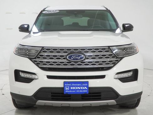 Used 2022 Ford Explorer Limited w/ Equipment Group 301A image 2