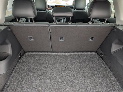 New 2026 Volkswagen Tiguan SE image 8