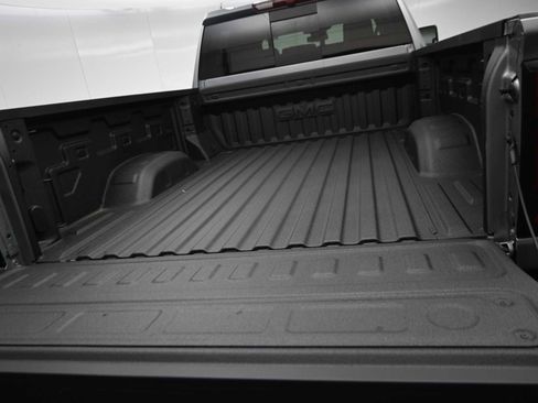 New 2026 GMC Sierra 2500 SLT w/ SLT Premium Package image 15