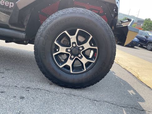 Certified 2018 Jeep Wrangler Unlimited Rubicon AWD/4WD image 11