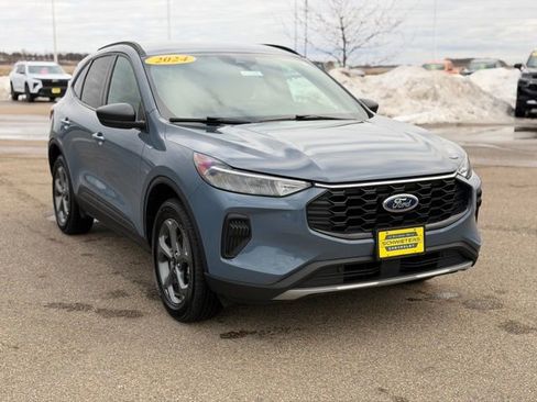 Used 2025 Ford Escape ST-Line image 3