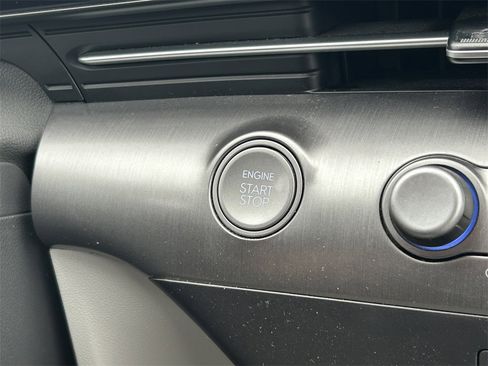 Used 2025 Hyundai Kona SEL image 24