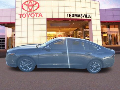 Used 2023 Honda Accord EX image 8