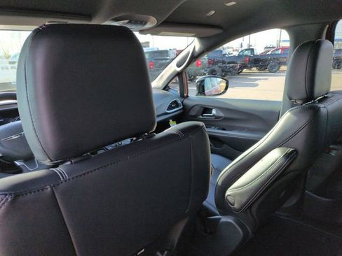 New 2026 Chrysler Pacifica Select AWD/4WD image 26