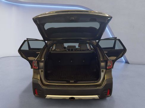 Used 2020 Subaru Outback Limited image 12