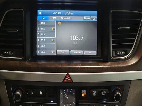 Used 2015 Hyundai Genesis 5.0 RWD image 25