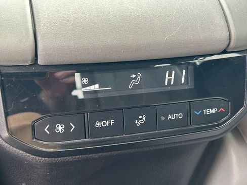 Used 2021 Toyota Highlander Limited AWD/4WD image 26